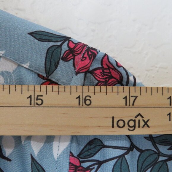 Boohoo* Men's Short Sleeve‎ Button Down Curved Hem Floral Shirt~ Size Medium - Picture 7 of 13